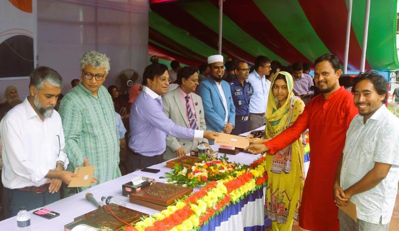মেধাবী শিক্ষার্থীদের বৃত্তি দিলো গোবিপ্রবি